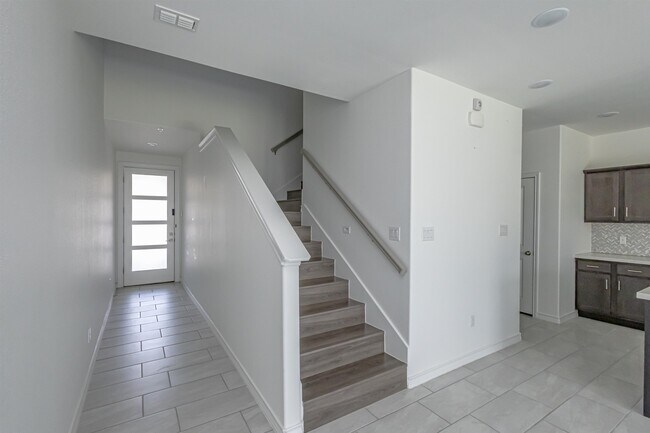 Building Photo - 9912 Kaspar Dr