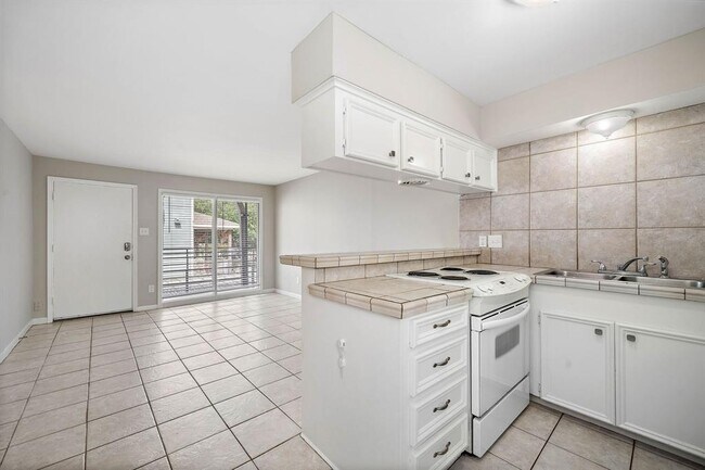 Foto del edificio - 1016 E 7th St