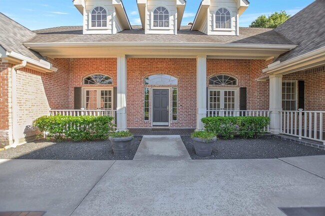 Foto del edificio - 6615 Butler Oaks Ct