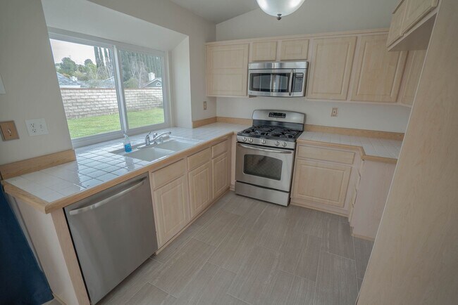 Building Photo - Charming Single-Story 2-Bedroom Home in Saugus!