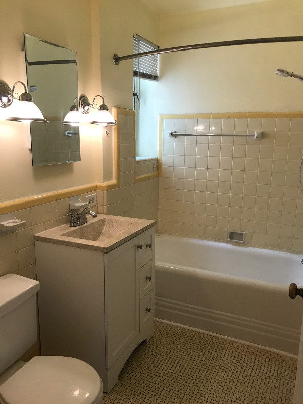 Building Photo - 1321 E 10th Ave