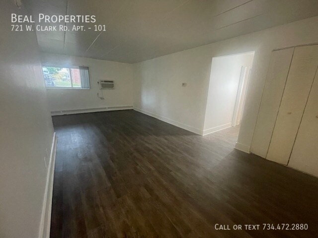 Foto del edificio - 721 W Clark Rd