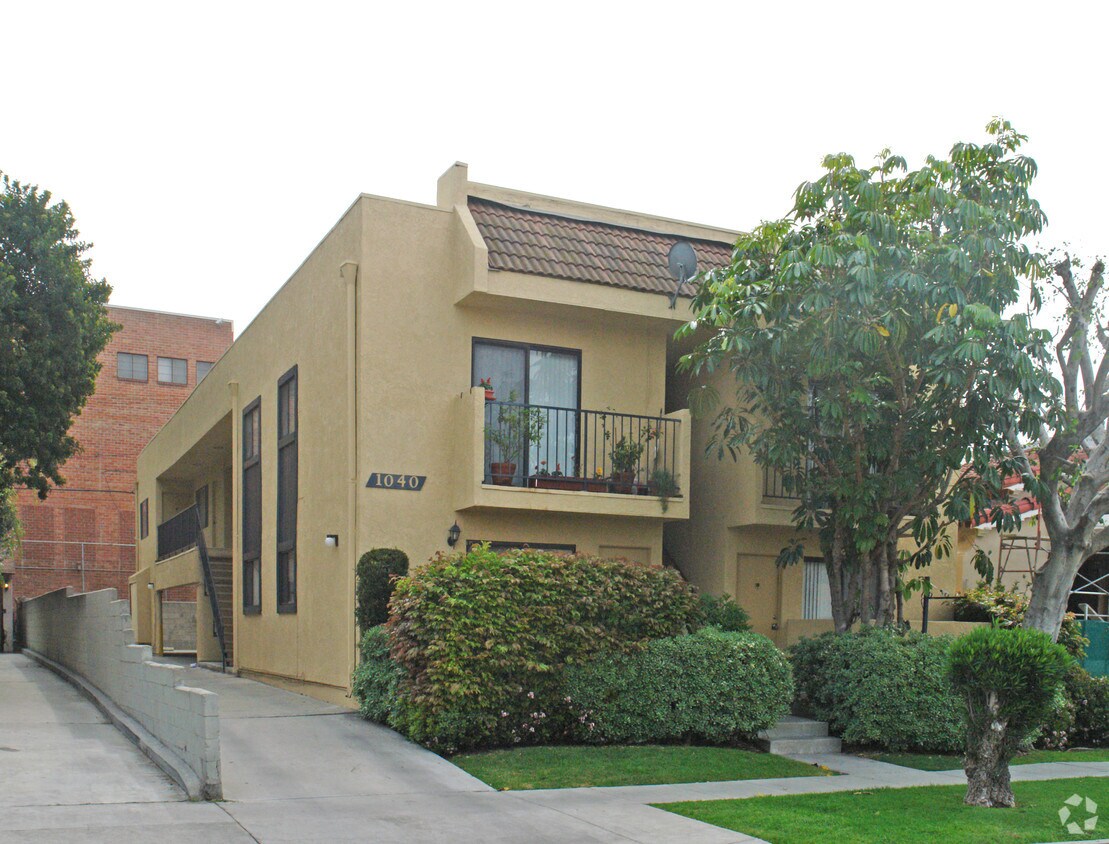 Primary Photo - 1040 S Corning St
