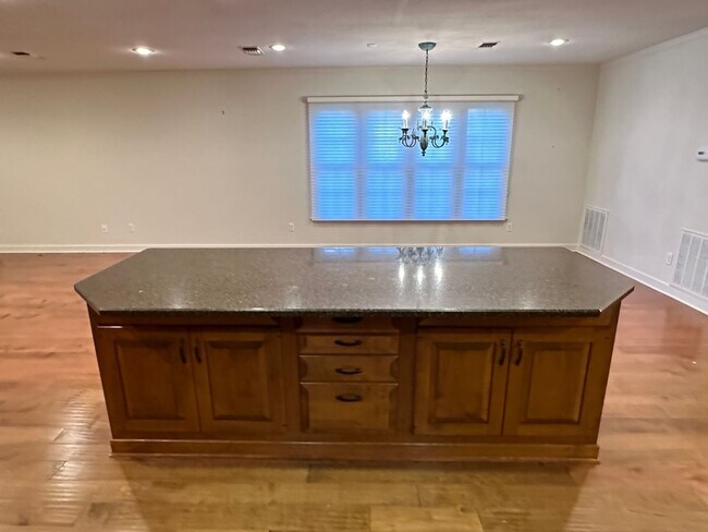 Foto del edificio - Fully Updated Executive Rental - FREE MONT...