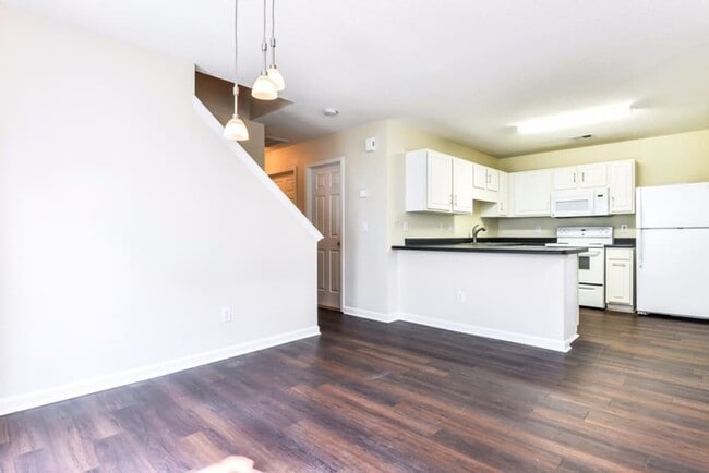 Building Photo - 3041 Bracey Pl