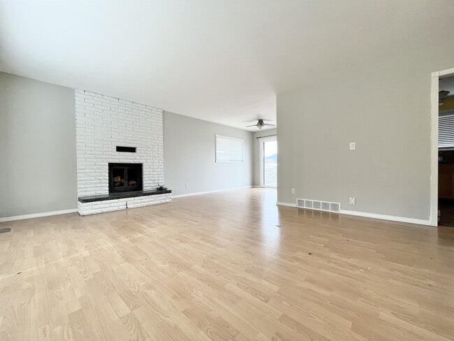 Photo du bâtiment - 43025 Vedder Mountain Rd