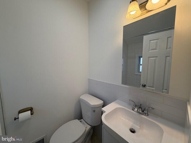 Foto del edificio - 226 Outlook Blvd