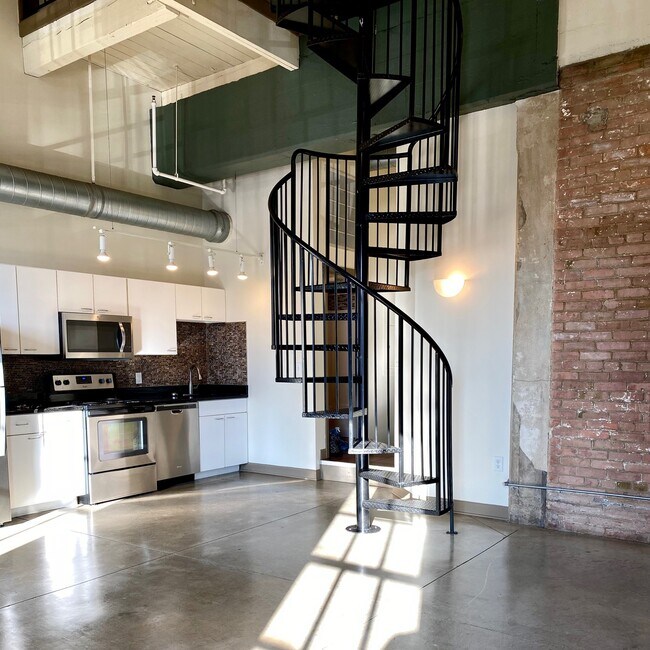 Tower Press Building Apartments in Cleveland, OH