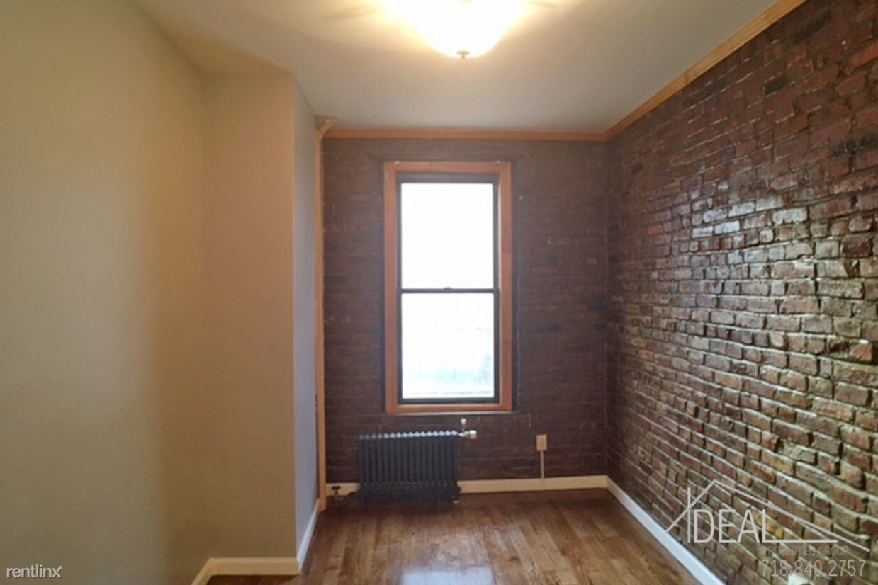 Primary Photo - 188 Rochester Ave