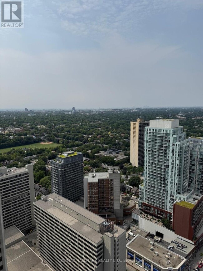 Building Photo - 8 Eglinton Ave E