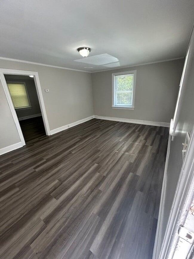 Building Photo - T.R. Lawing Realty Property