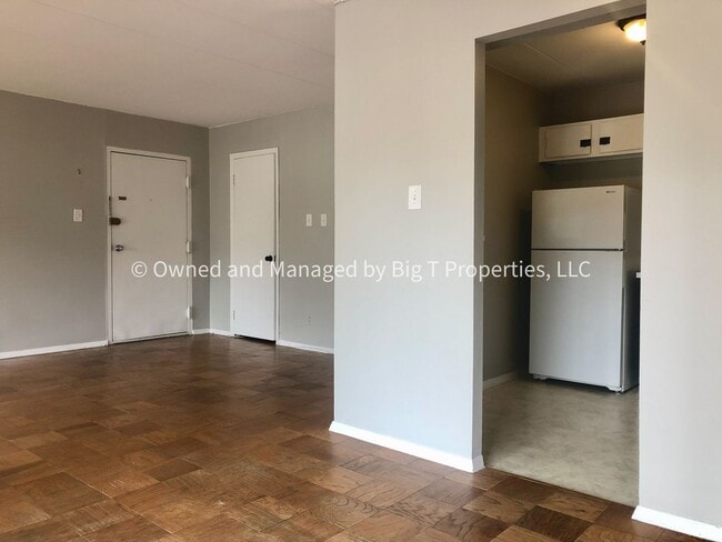 Building Photo - Large 1 Bedroom 1 Bath in Leesburg