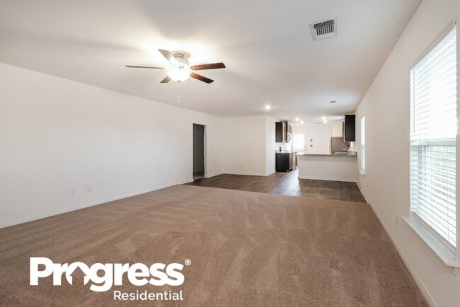 Building Photo - 133 Fox Glen Cove