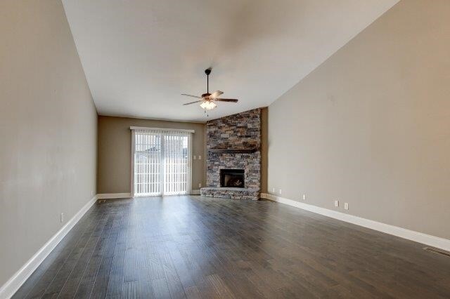 Foto del edificio - 306 Kingswood Ct