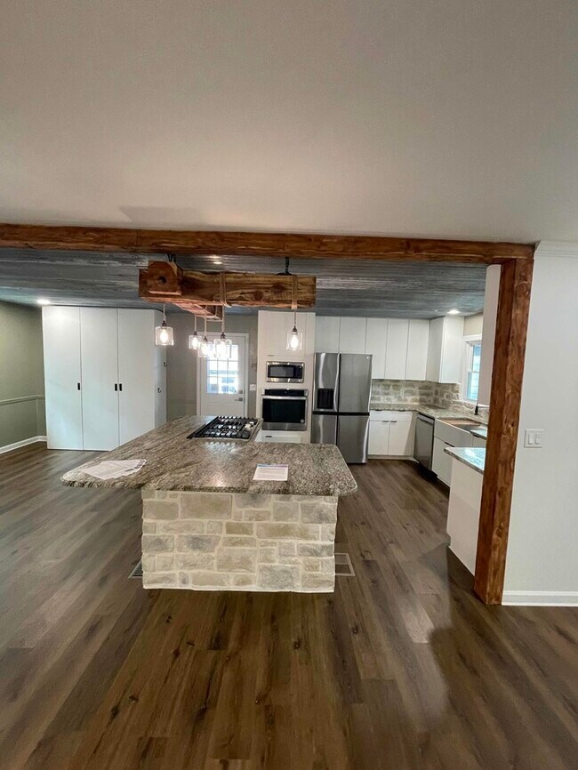 Foto del edificio - 2110 Bracey Cir