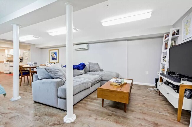 Building Photo - 6112 Gates Ave