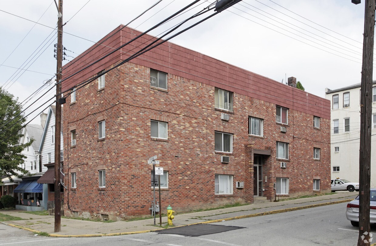 210 Center Ave, Pitcairn, PA 15140 Apartments in Pitcairn, PA