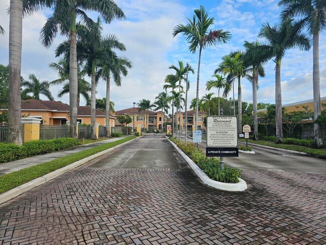 Foto del edificio - 3561 Forest Hill Blvd