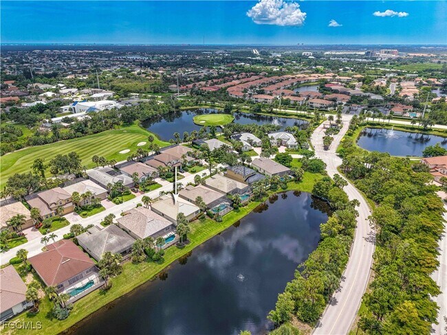 Foto del edificio - 8968 Crown Bridge Way
