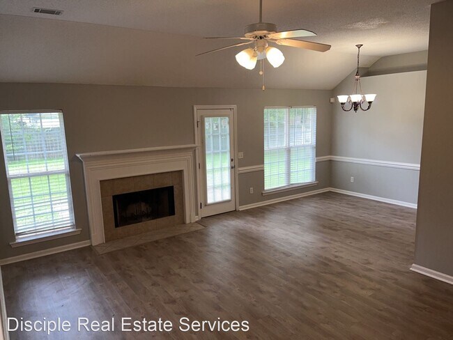 Foto del edificio - 4 br, 2 bath House - 651 Young Way