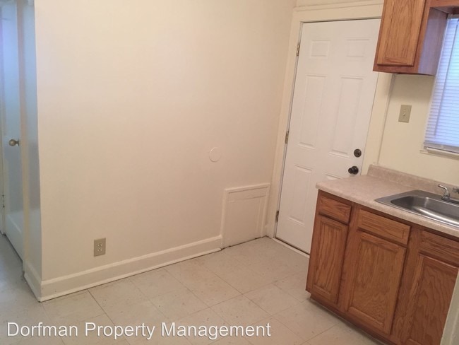 Building Photo - 1137 W 35th St