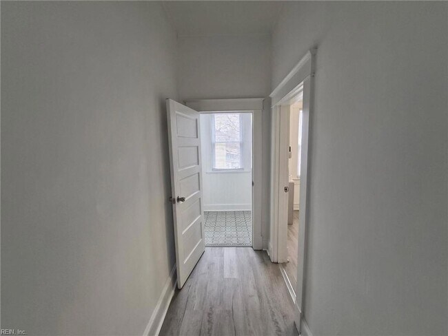 Building Photo - 351 51st St