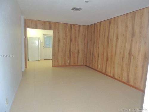 Building Photo - 2620 SW 51st St