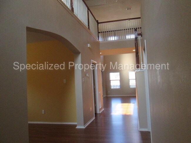 Foto del edificio - 9049 Weller Ln