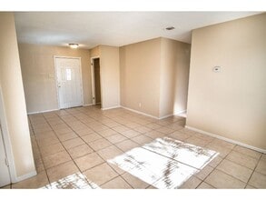 Building Photo - 6916 Shady Grove Dr