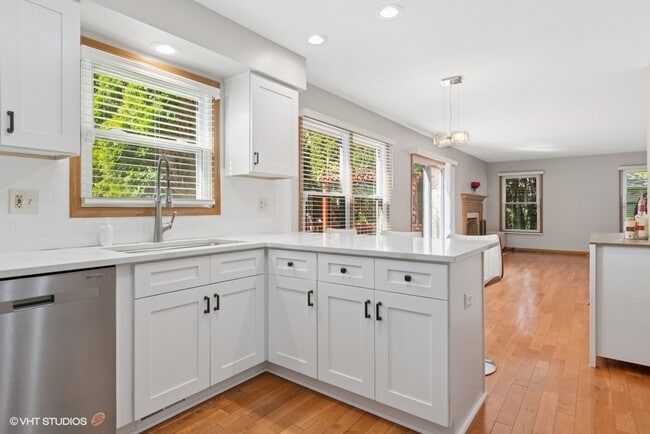 Building Photo - 970 Amberwood Cir