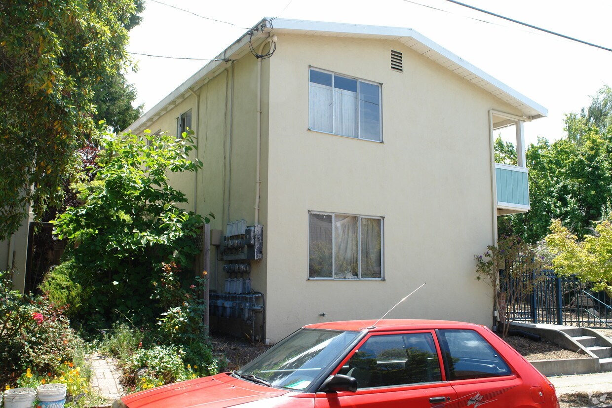 Building Photo - 3019 Bateman St