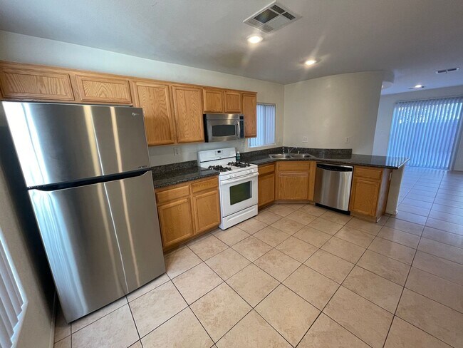 Building Photo - 5038 W Desert Dandelion Ct