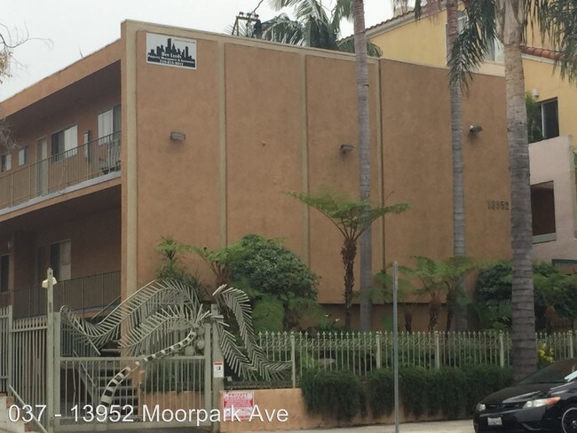Foto del edificio - 13952 Moorpark St