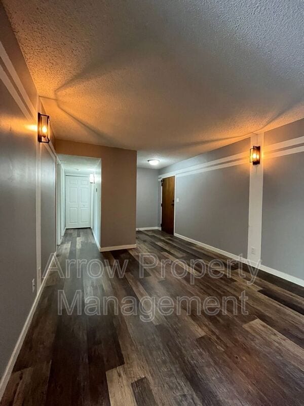 Building Photo - 3405 Holdrege St