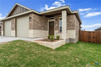 Building Photo - 1110 Zora Dr