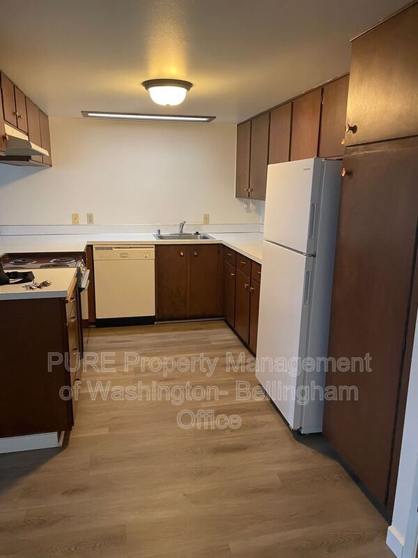 Building Photo - 625 N Garden