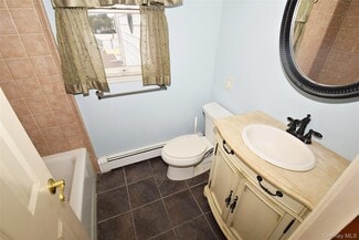 Building Photo - 15 N Crescent Dr