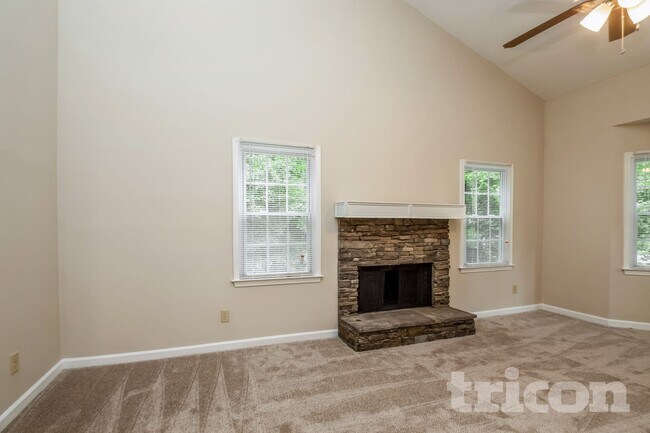 Foto del edificio - 3000 Water Brook Dr SW