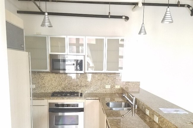 Foto del edificio - 877 Island Ave