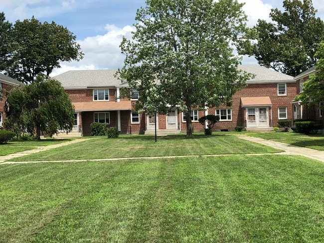 Exterior - Danker Village Apartments
