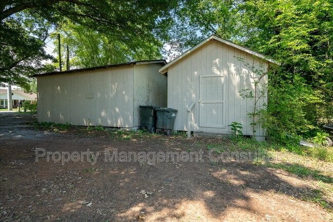 Building Photo - 789 Little Cove Rd