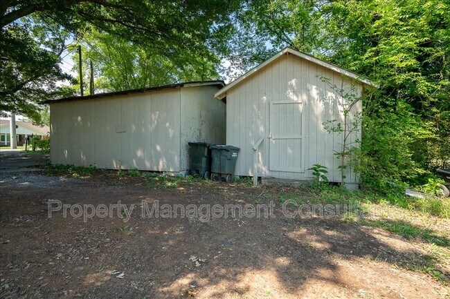 Foto del edificio - 789 Little Cove Rd