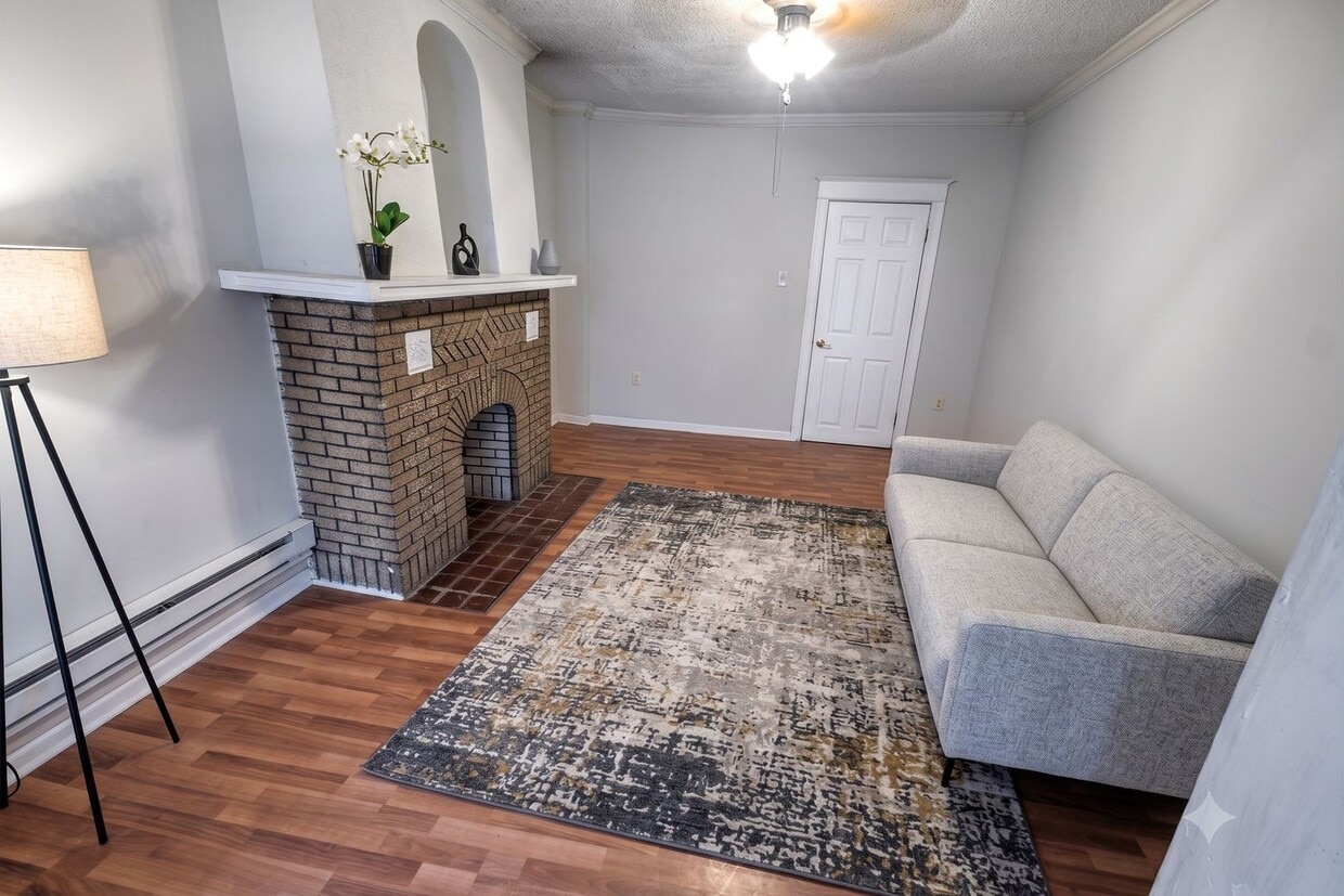 Photo - 7058 Forrest Ave