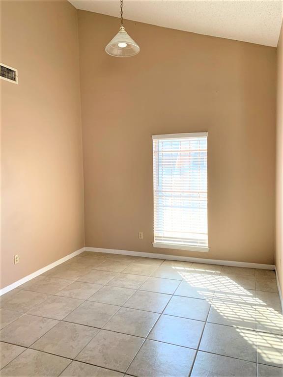 Building Photo - 9277 Westwood Village Dr