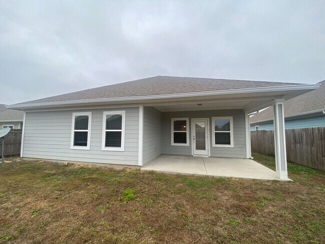 Building Photo - Comfortable 4Bed/2Ba Home in The Villages ...