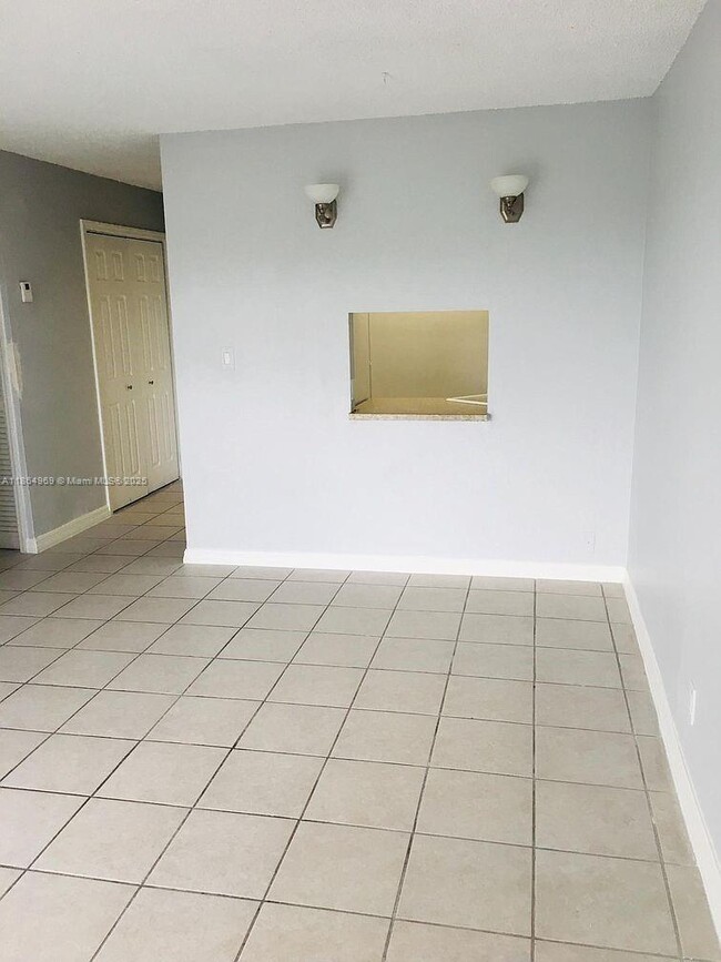 Building Photo - 801 NW 47th Ave