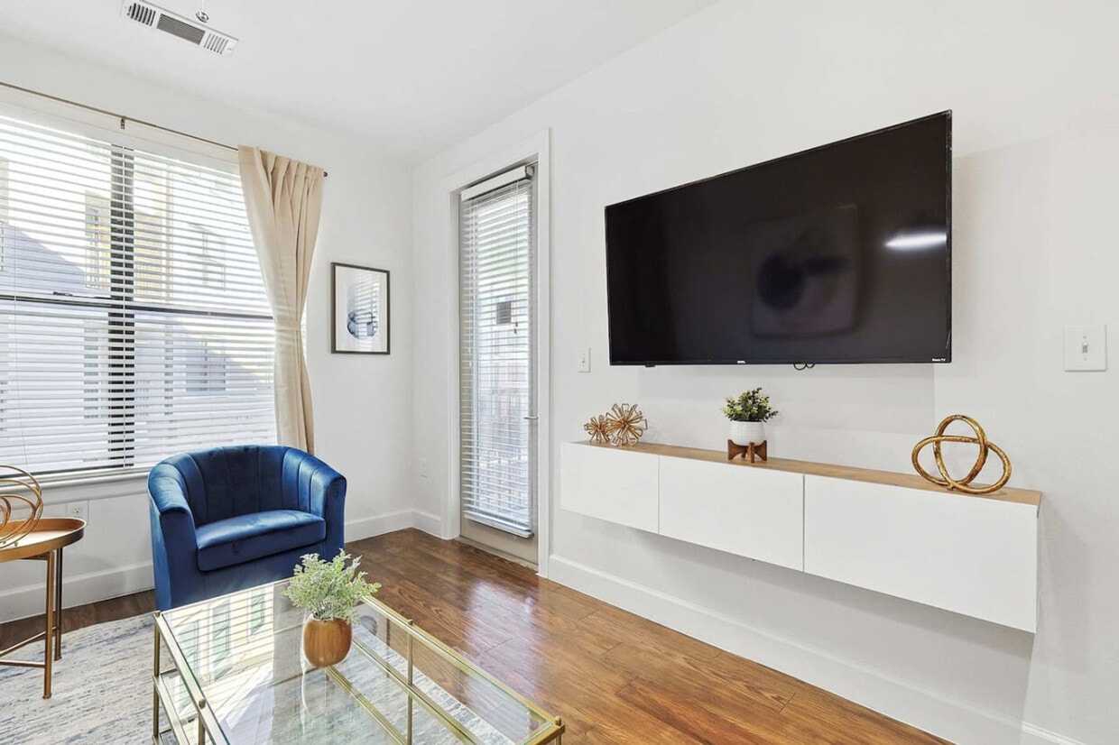 Foto principal - 5275 Town and Country Blvd