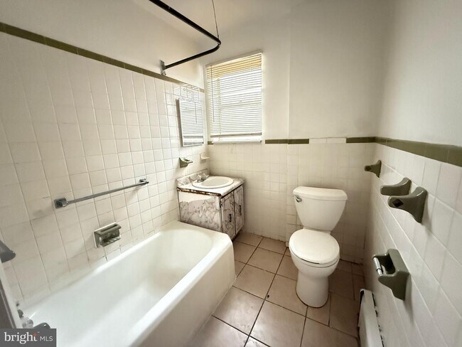 Foto del edificio - 2046 S Beechwood St