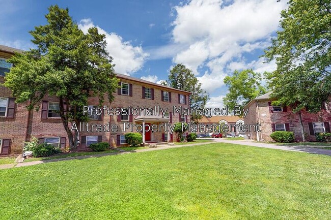 Building Photo - 4824 Sebree Ln
