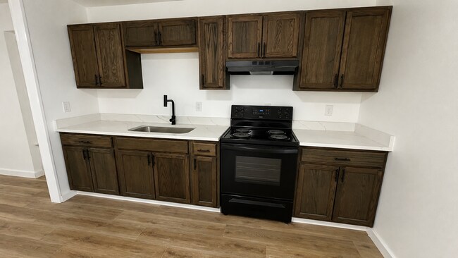 Foto del edificio - For Rent -6684 Garvin Dr , Benton AR